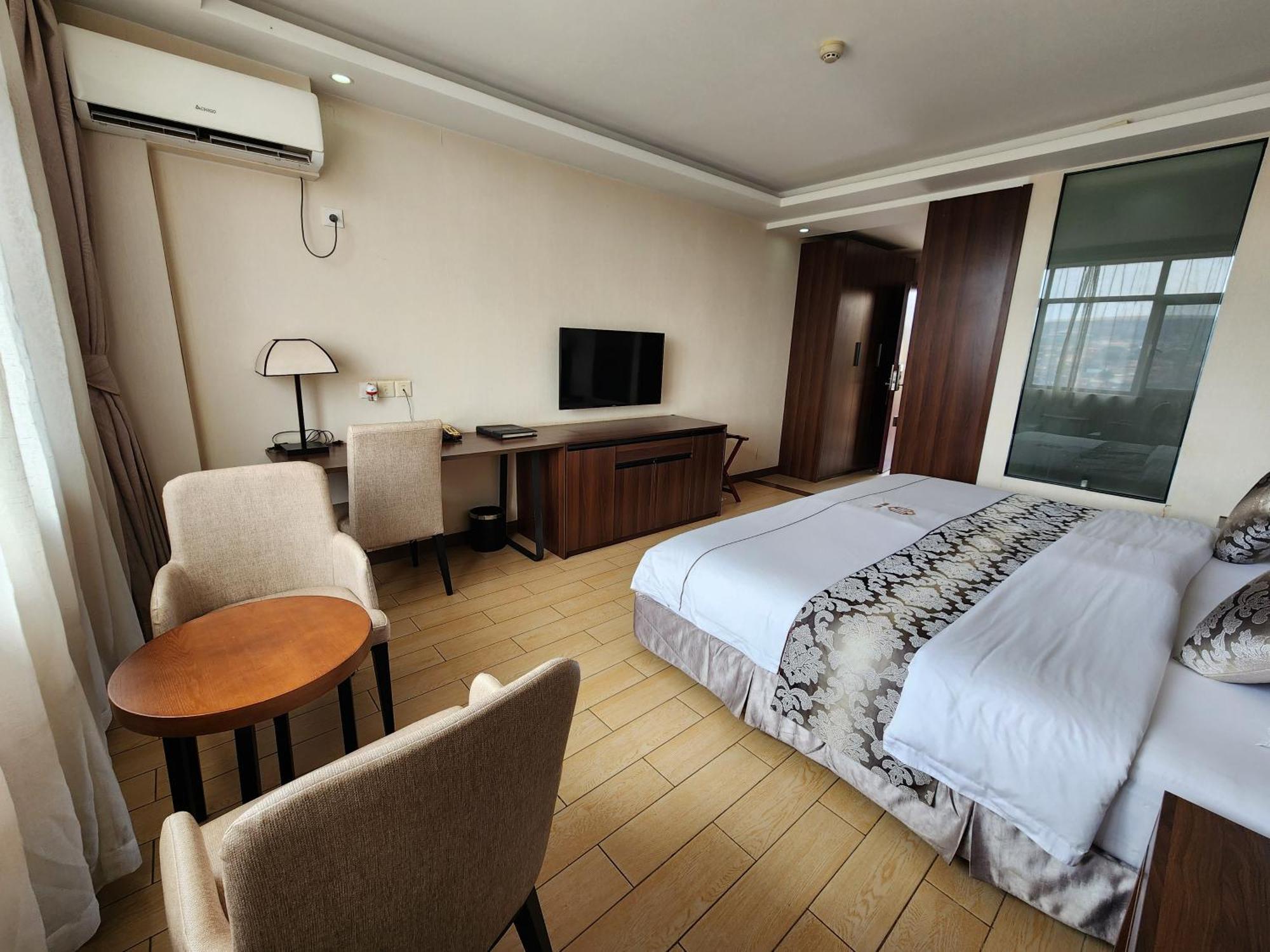 Dmall Hotel Kigali Buitenkant foto