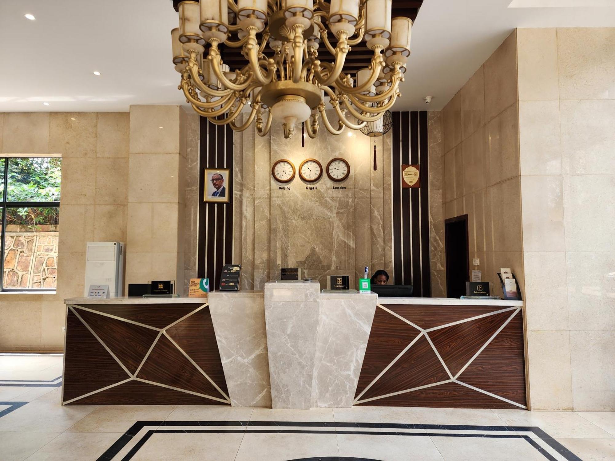 Dmall Hotel Kigali Buitenkant foto