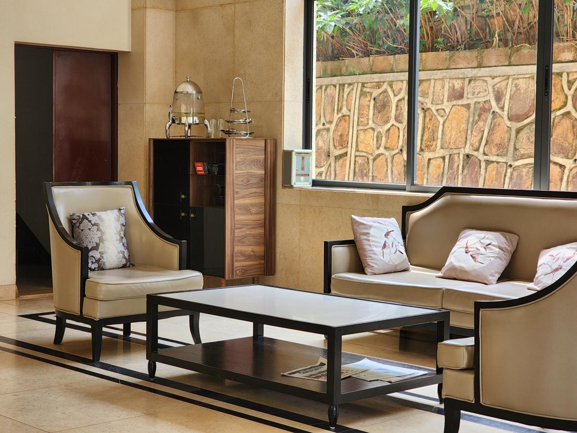 Dmall Hotel Kigali Buitenkant foto