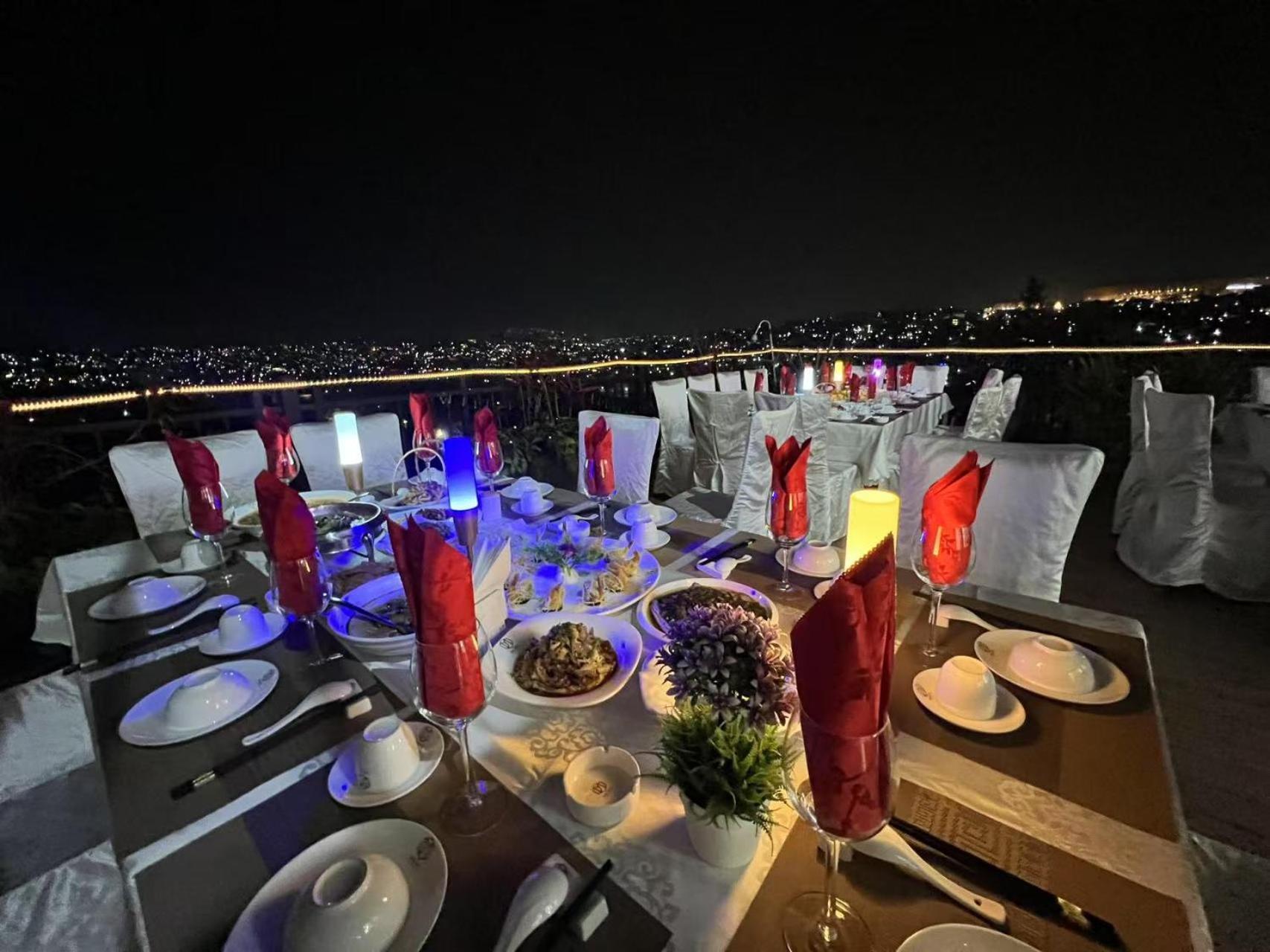 Dmall Hotel Kigali Buitenkant foto