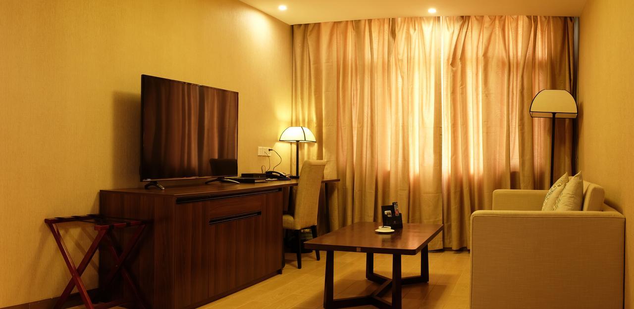 Dmall Hotel Kigali Buitenkant foto
