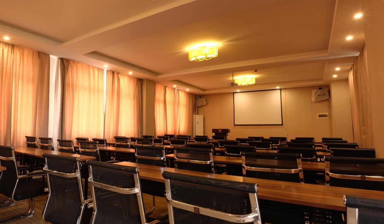 Dmall Hotel Kigali Buitenkant foto